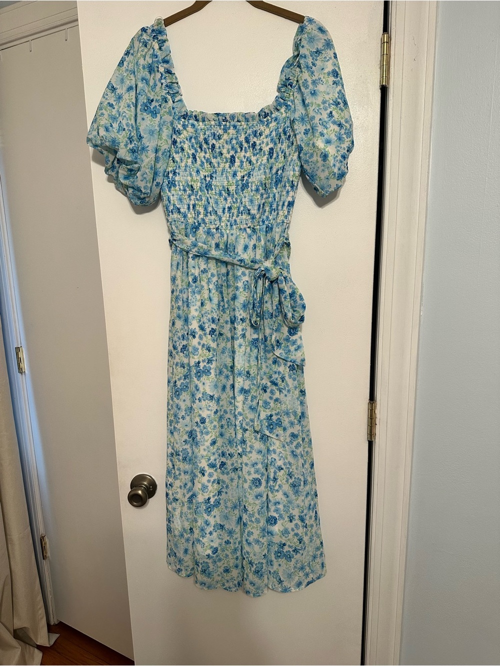Red Dress Boutique Blue Floral Puff-Sleeve Midi Dress